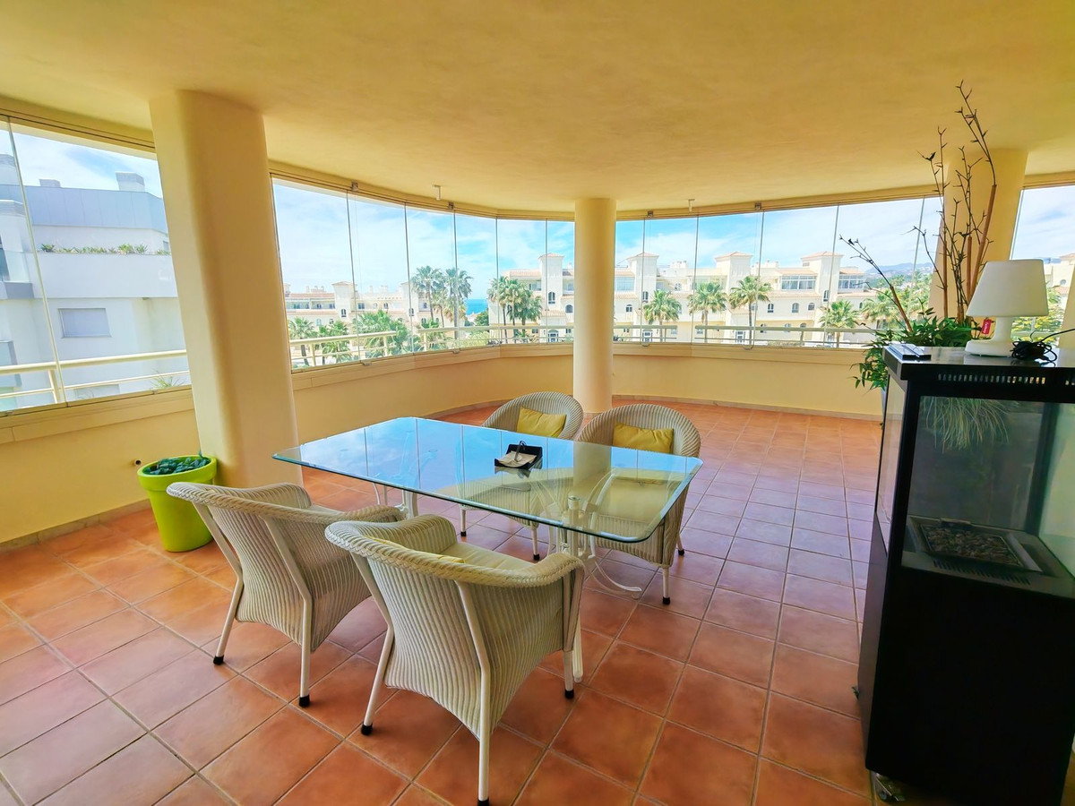 Se vende Apartamento Planta Media de 2 dormitorios en Costa Del Sol, Málaga, España