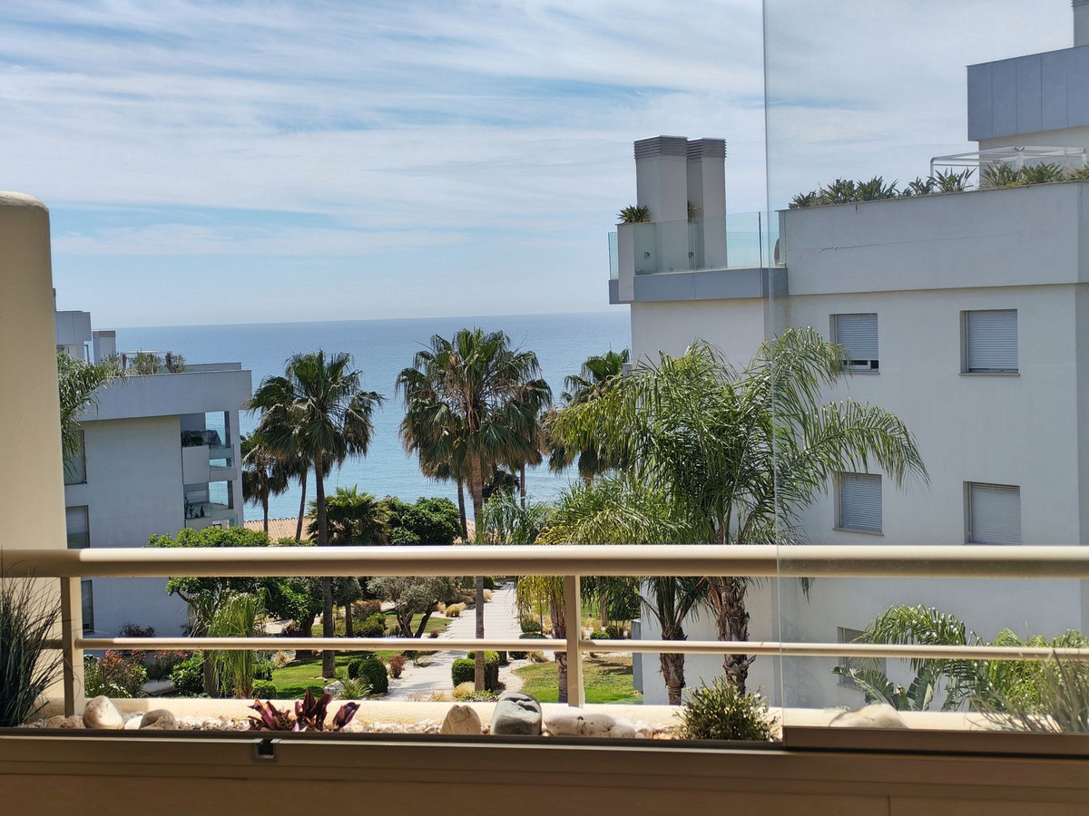 Se vende Apartamento Planta Media de 2 dormitorios en Costa Del Sol, Málaga, España