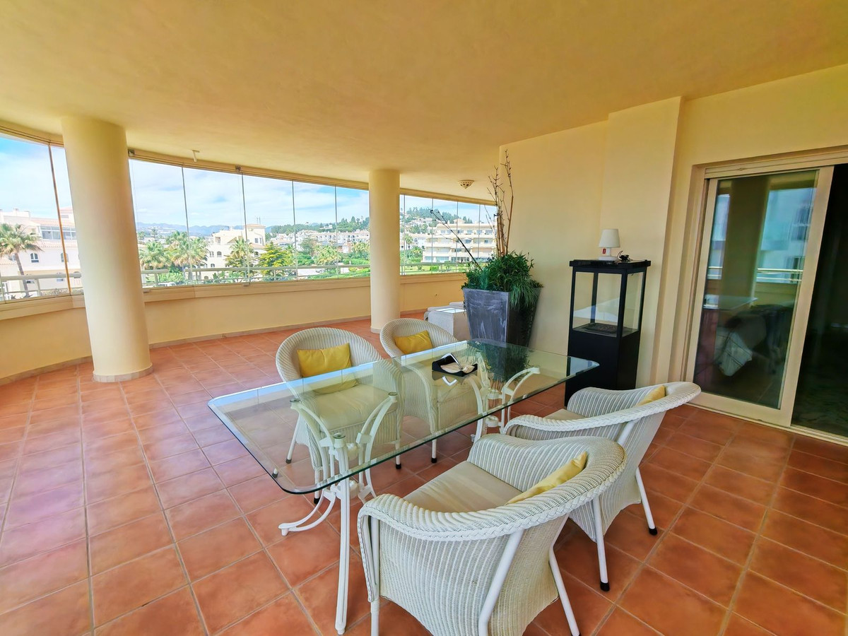 Se vende Apartamento Planta Media de 2 dormitorios en Costa Del Sol, Málaga, España