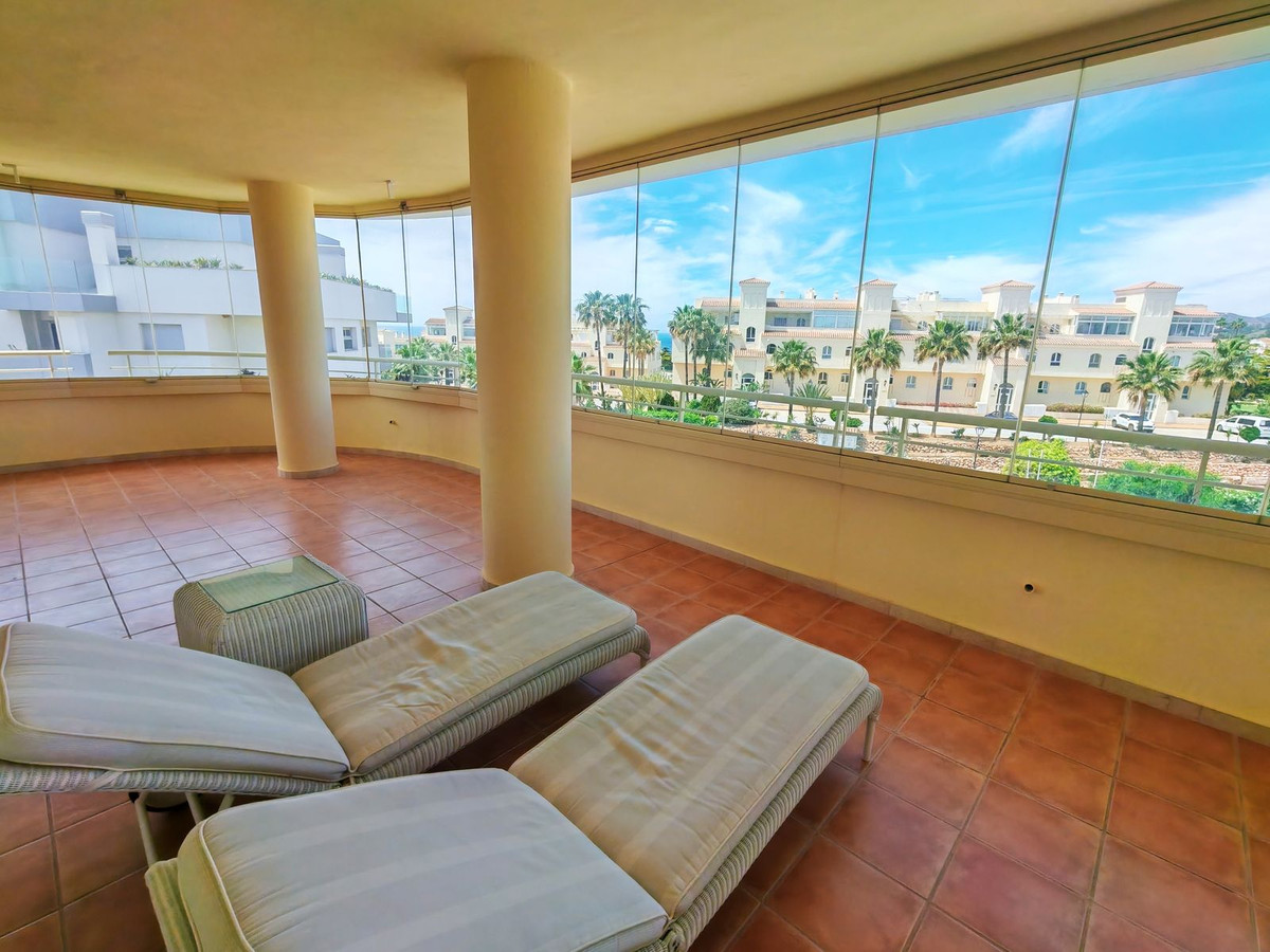 Se vende Apartamento Planta Media de 2 dormitorios en Costa Del Sol, Málaga, España