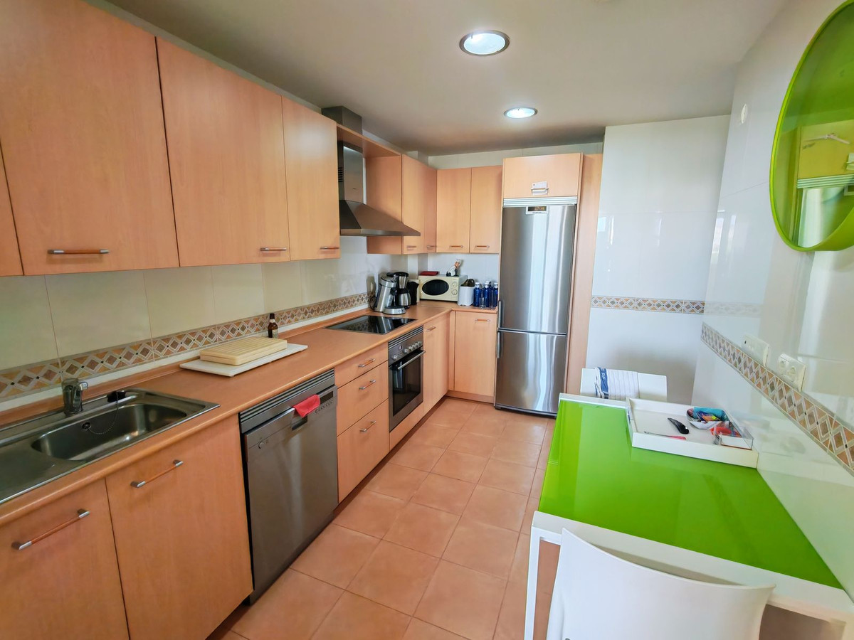 Se vende Apartamento Planta Media de 2 dormitorios en Costa Del Sol, Málaga, España