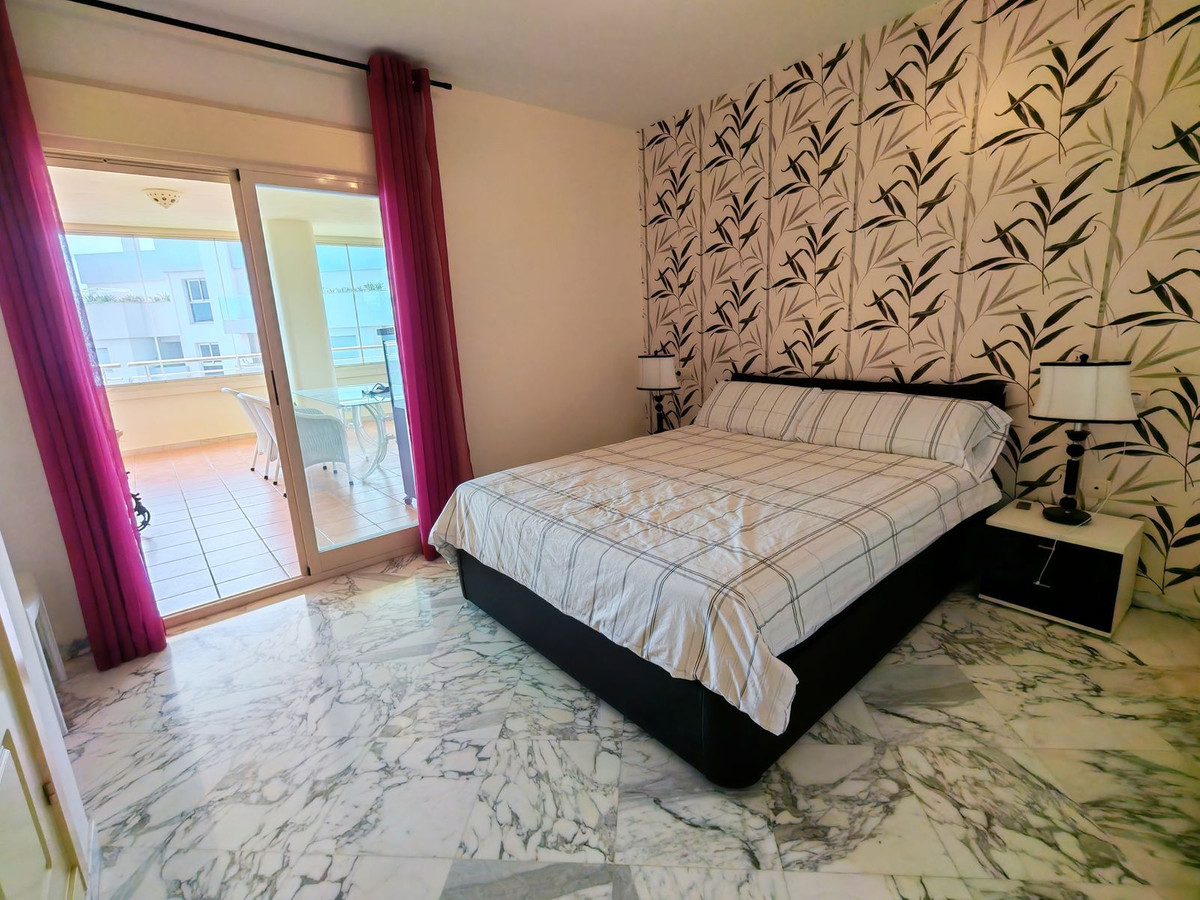 Se vende Apartamento Planta Media de 2 dormitorios en Costa Del Sol, Málaga, España
