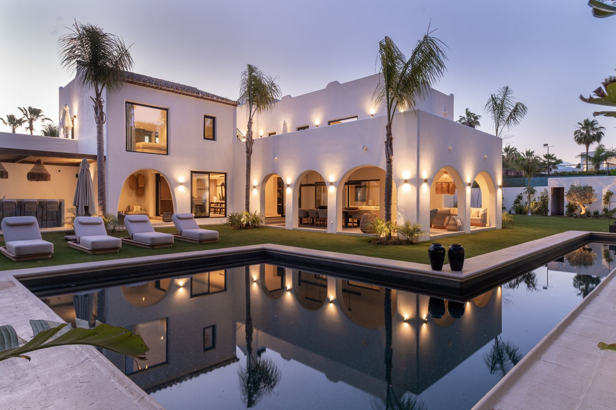 5 Bed Townhouse for sale in Guadalmina Baja Costa Del Sol, Málaga, Spain