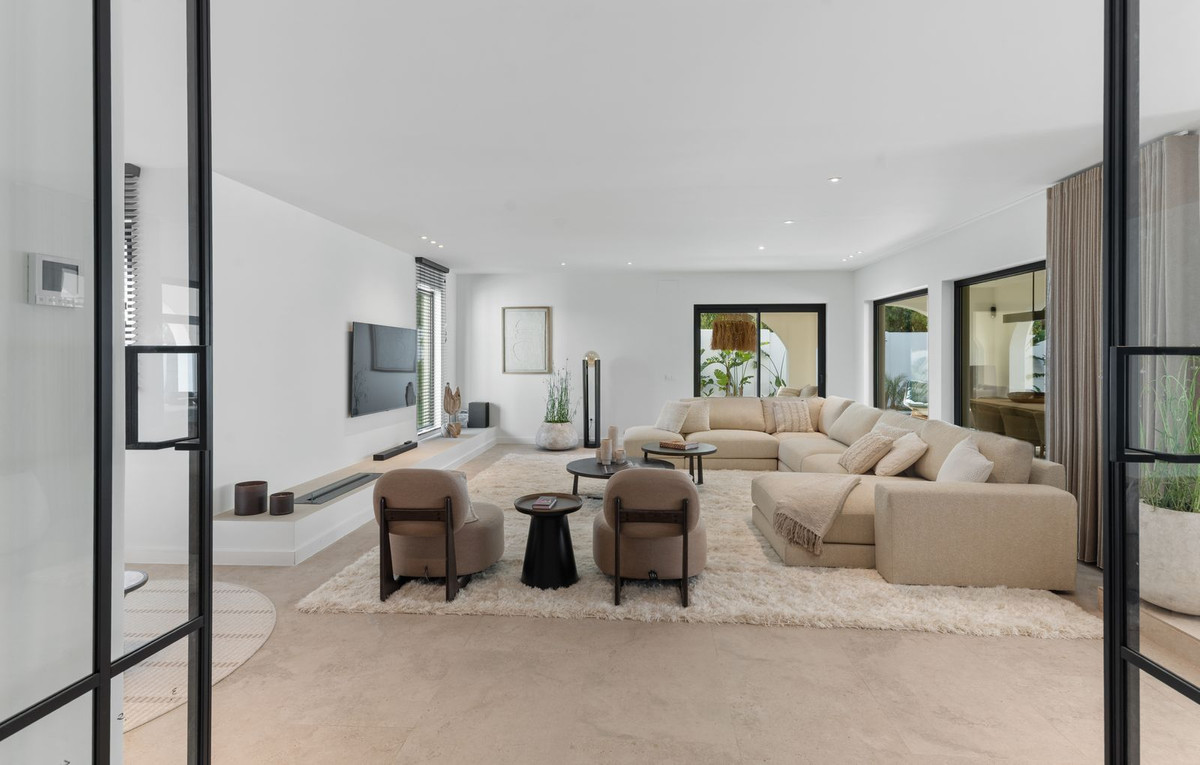Se vende Villa - Chalet de 5 dormitorios en Costa Del Sol, Málaga, España