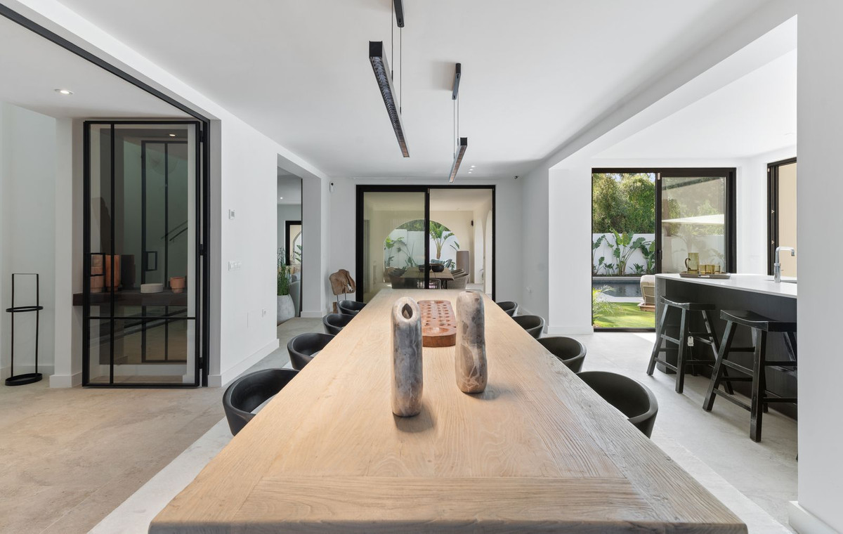 Se vende Villa - Chalet de 5 dormitorios en Costa Del Sol, Málaga, España