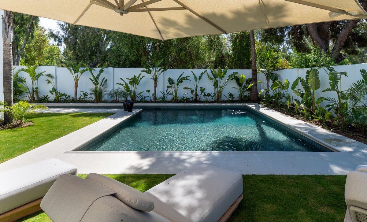 Se vende Villa - Chalet de 5 dormitorios en Costa Del Sol, Málaga, España