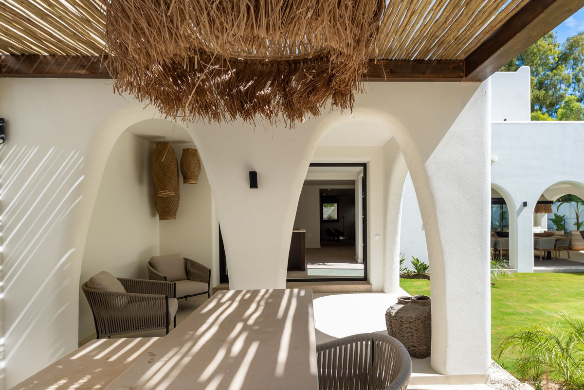 Se vende Villa - Chalet de 5 dormitorios en Costa Del Sol, Málaga, España