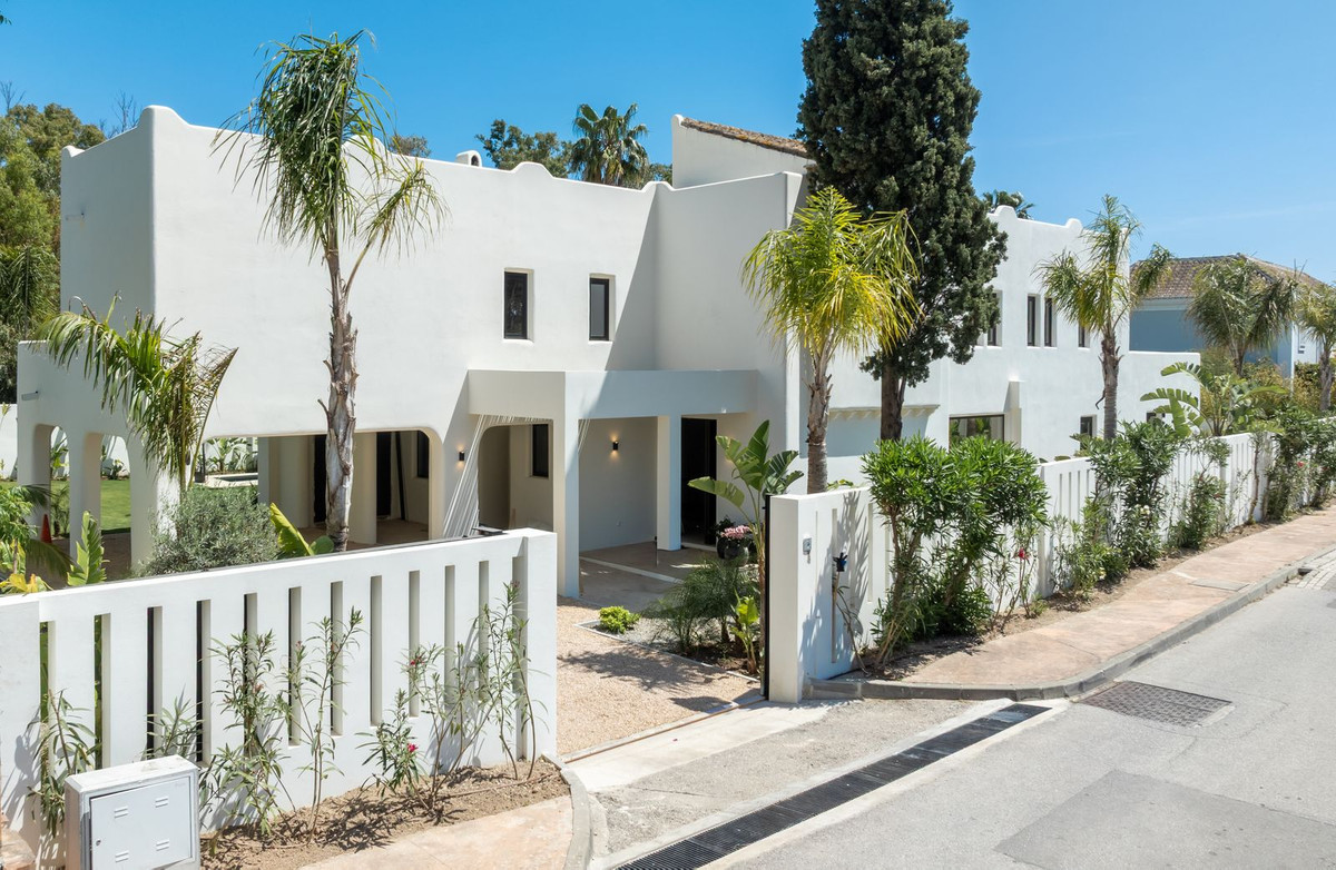 Se vende Villa - Chalet de 5 dormitorios en Costa Del Sol, Málaga, España