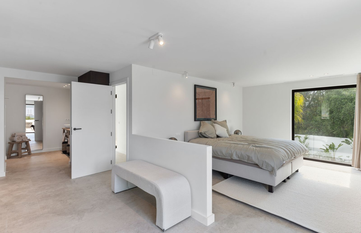 Se vende Villa - Chalet de 5 dormitorios en Costa Del Sol, Málaga, España