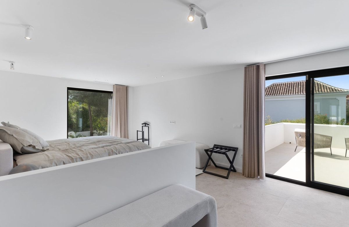Se vende Villa - Chalet de 5 dormitorios en Costa Del Sol, Málaga, España