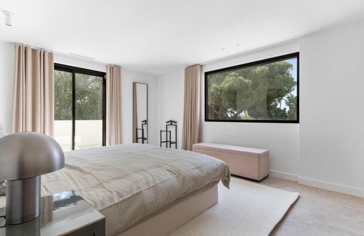 Se vende Villa - Chalet de 5 dormitorios en Costa Del Sol, Málaga, España