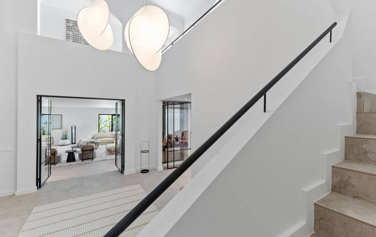 Se vende Villa - Chalet de 5 dormitorios en Costa Del Sol, Málaga, España