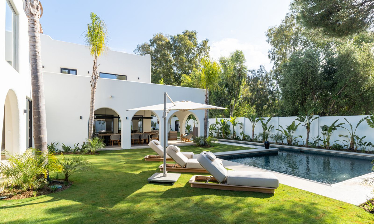 Se vende Villa - Chalet de 5 dormitorios en Costa Del Sol, Málaga, España