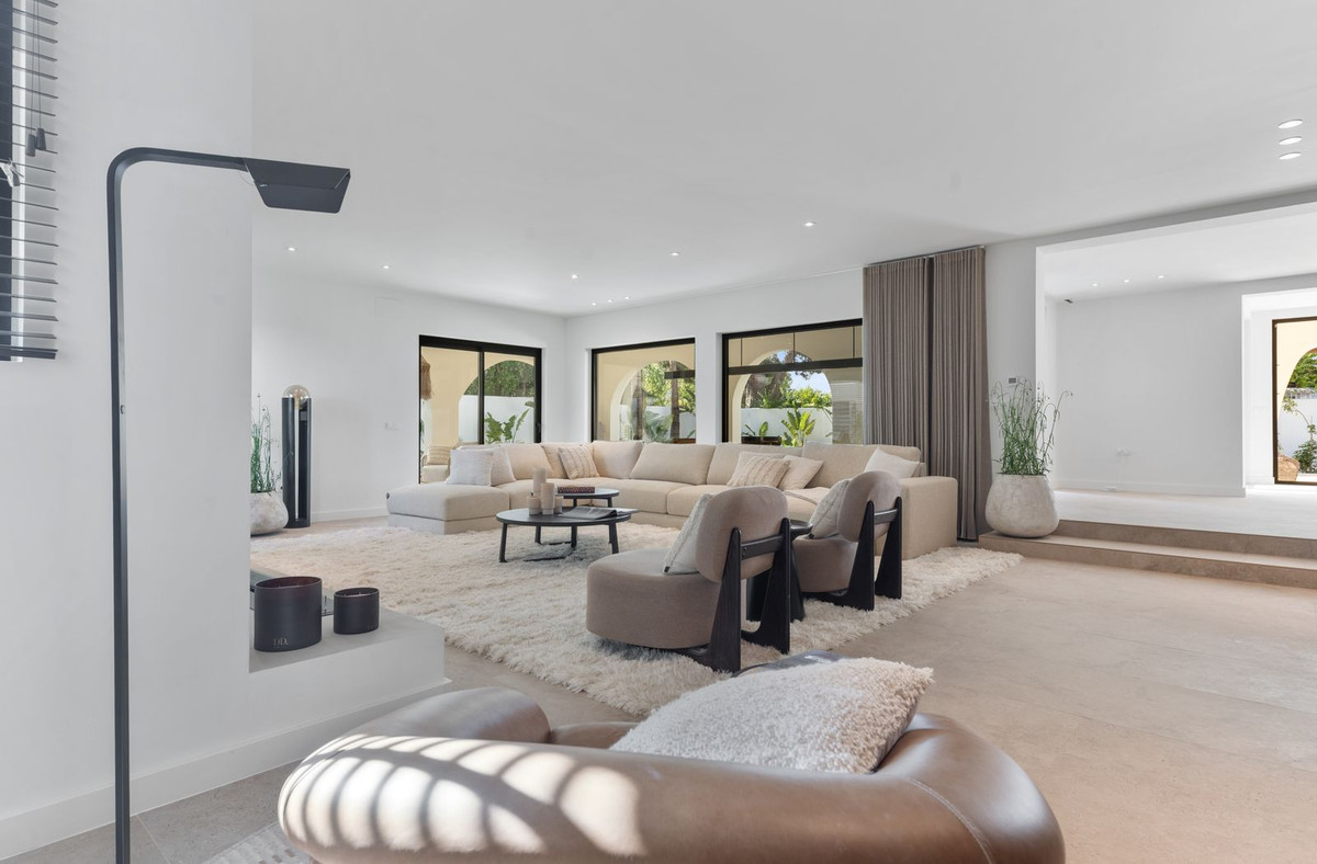 Se vende Villa - Chalet de 5 dormitorios en Costa Del Sol, Málaga, España
