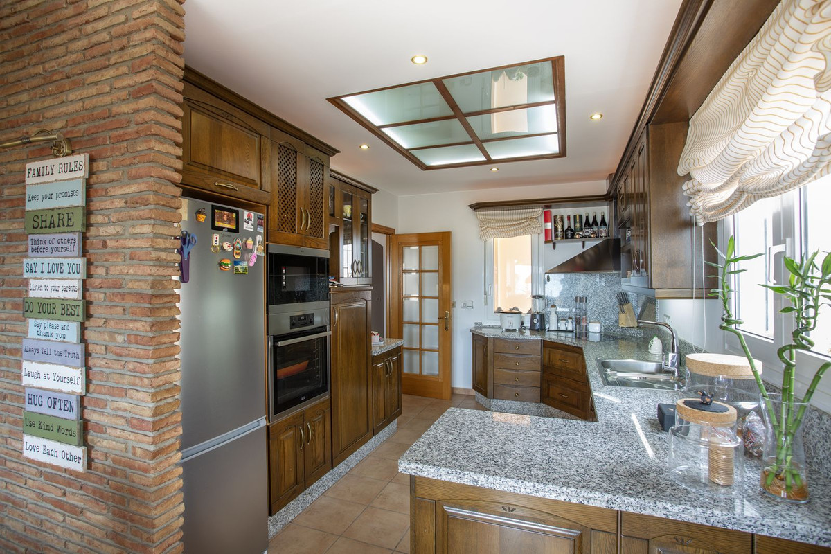 3 Bed Townhouse for sale in Benalmadena Costa Del Sol, Málaga, Spain