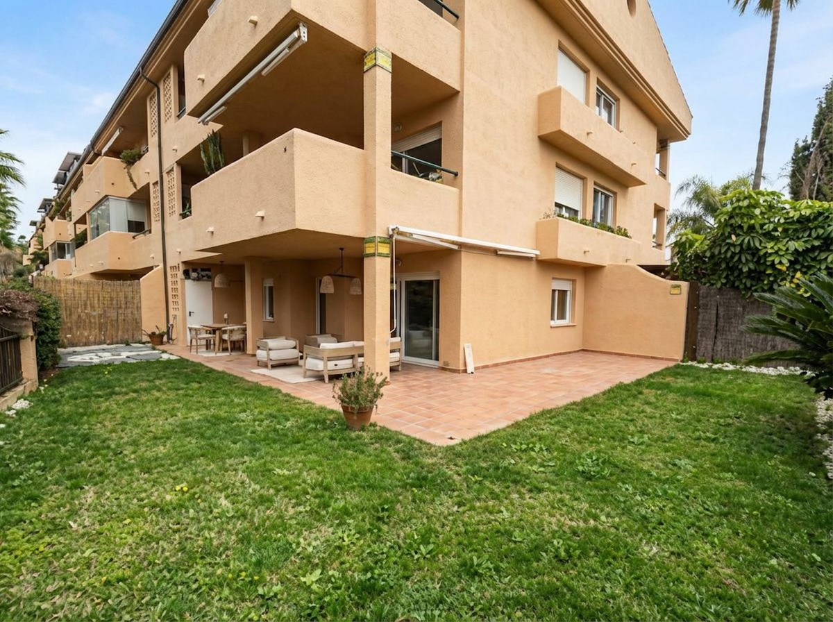2 Bed Apartment for sale in Las Chapas Costa Del Sol, Málaga, Spain