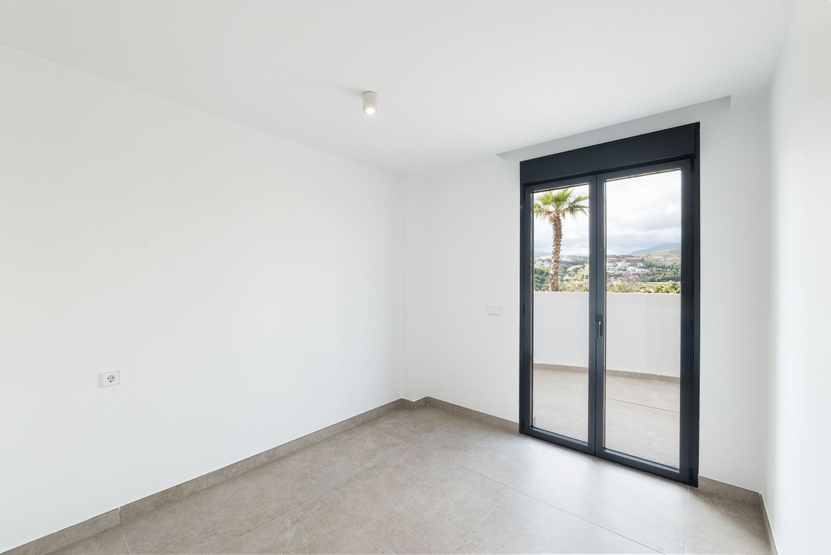 3 Bed Apartment for sale in Estepona Costa Del Sol, Málaga, Spain