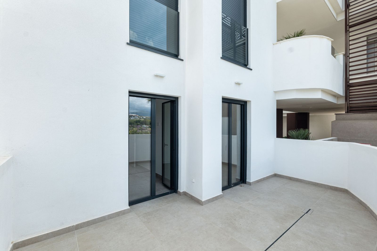 3 Bed Apartment for sale in Estepona Costa Del Sol, Málaga, Spain