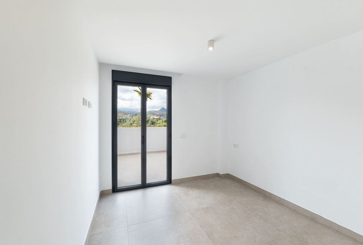 3 Bed Apartment for sale in Estepona Costa Del Sol, Málaga, Spain