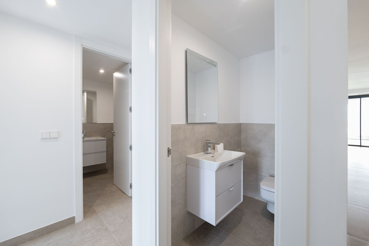 3 Bed Apartment for sale in Estepona Costa Del Sol, Málaga, Spain