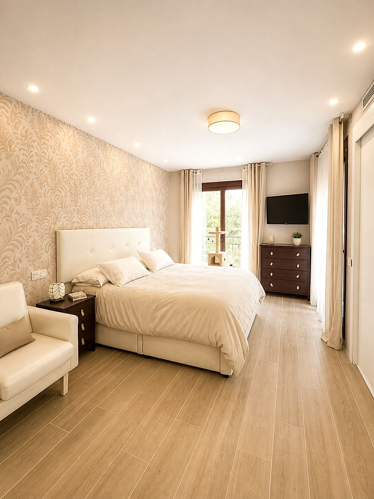 5 Bed Townhouse for sale in Selwo Costa Del Sol, Málaga, Spain