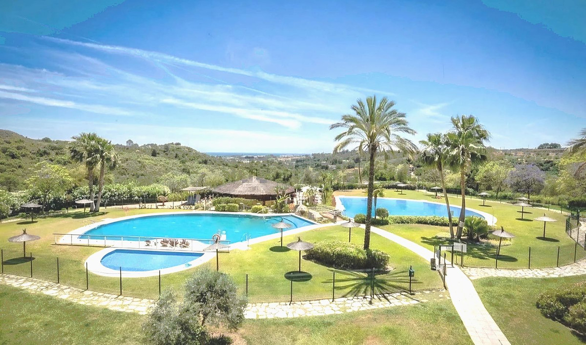 5 Bed Townhouse for sale in Selwo Costa Del Sol, Málaga, Spain