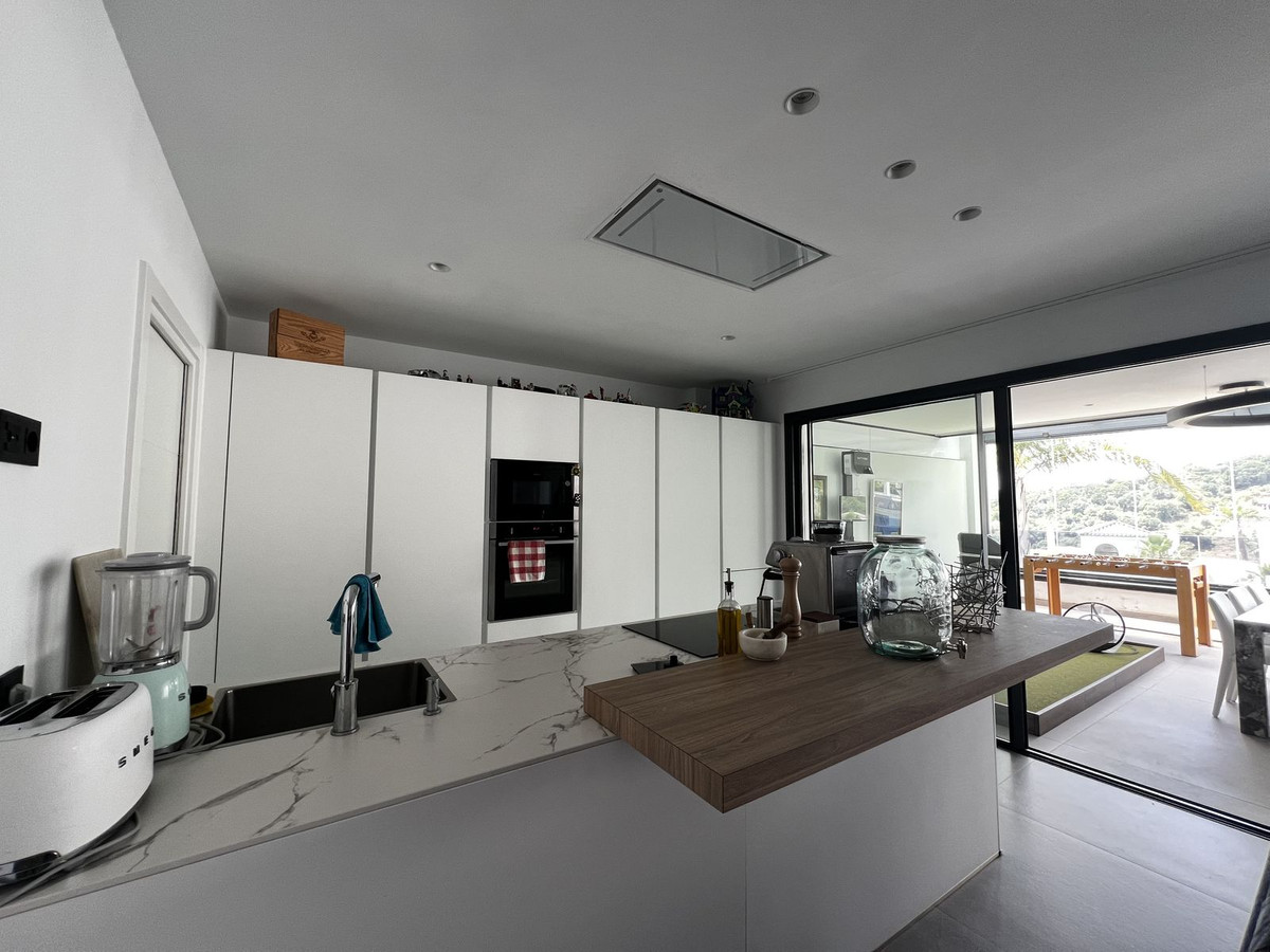 2 Bed Apartment for sale in Estepona Costa Del Sol, Málaga, Spain