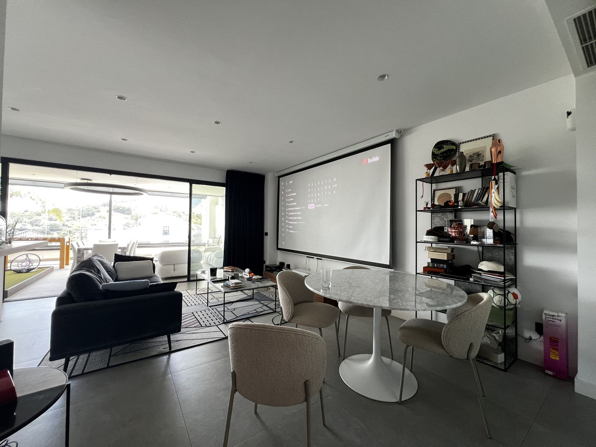 2 Bed Apartment for sale in Estepona Costa Del Sol, Málaga, Spain