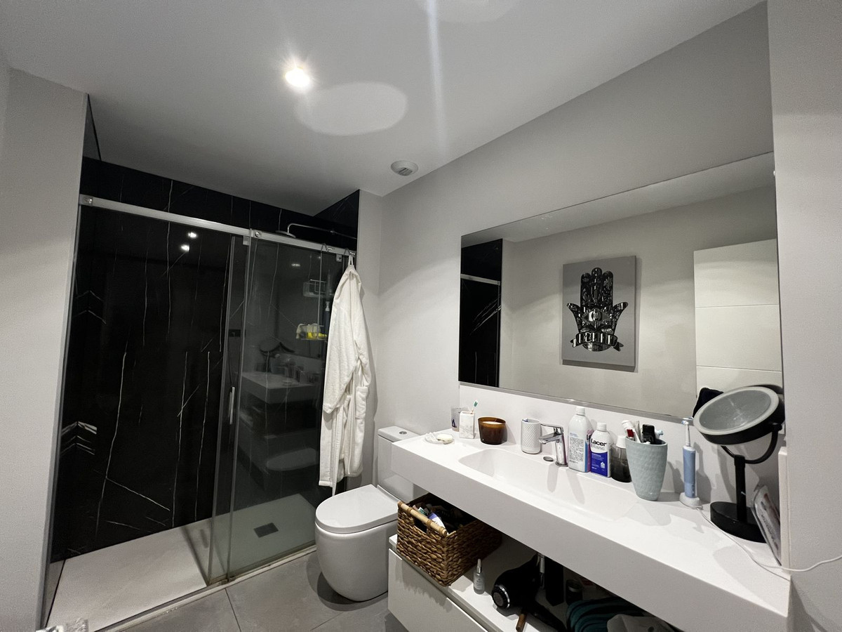 2 Bed Apartment for sale in Estepona Costa Del Sol, Málaga, Spain