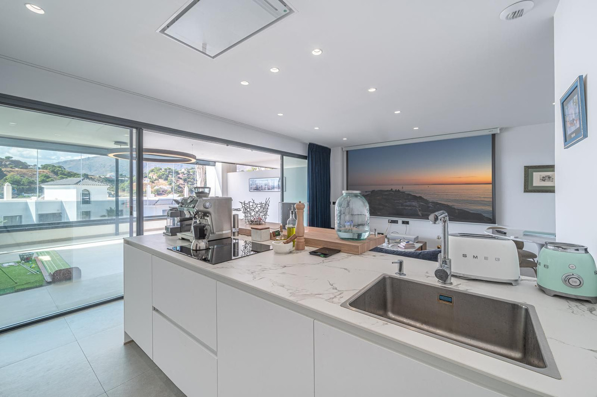 2 Bed Apartment for sale in Estepona Costa Del Sol, Málaga, Spain