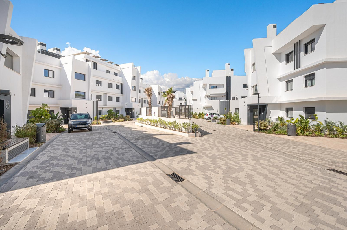 2 Bed Apartment for sale in Estepona Costa Del Sol, Málaga, Spain