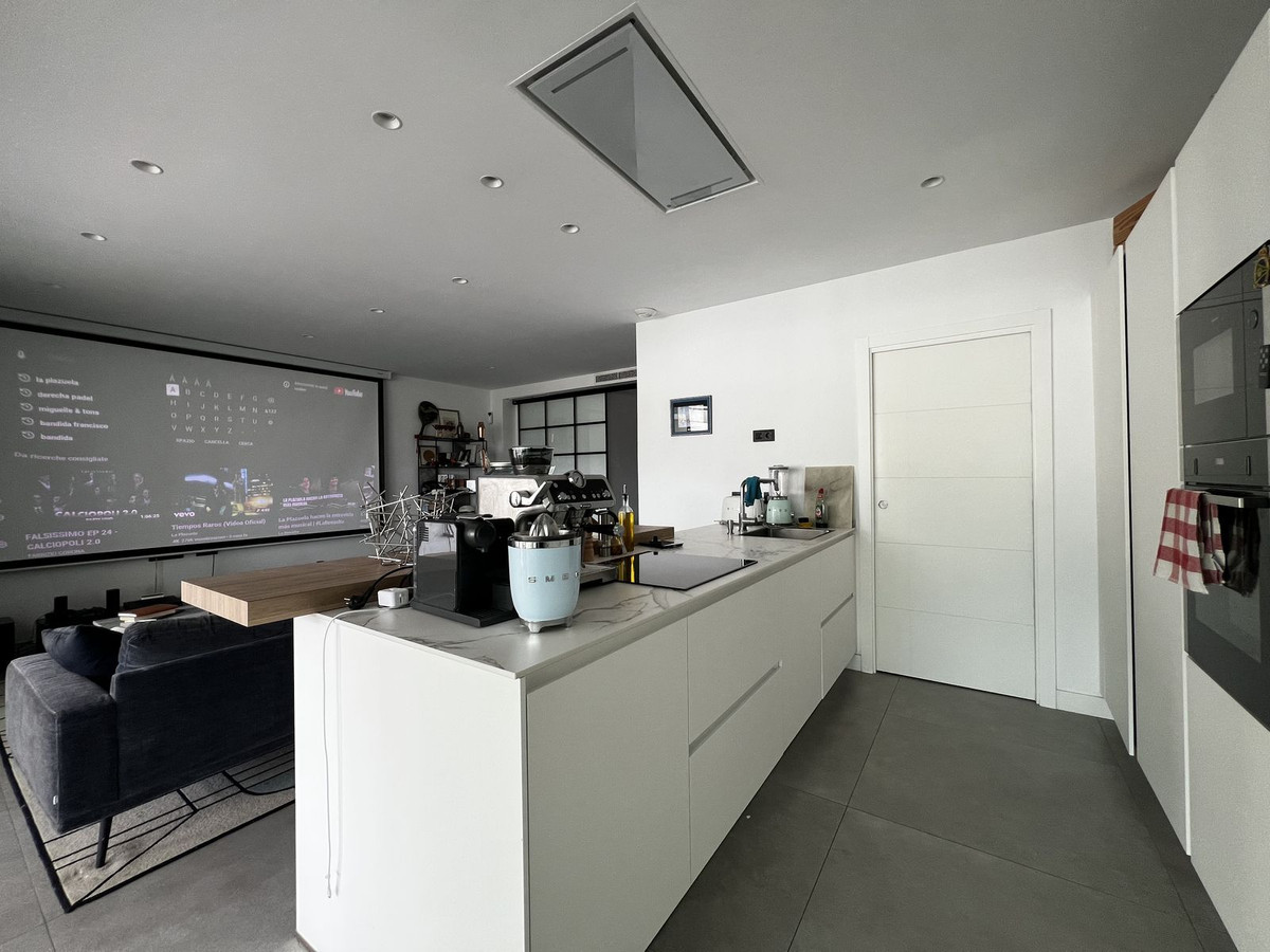 2 Bed Apartment for sale in Estepona Costa Del Sol, Málaga, Spain