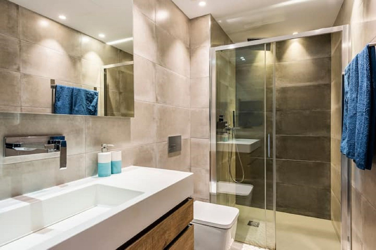 Se vende Apartamento en Planta Última de 2 dormitorios en Costa Del Sol, Málaga, España