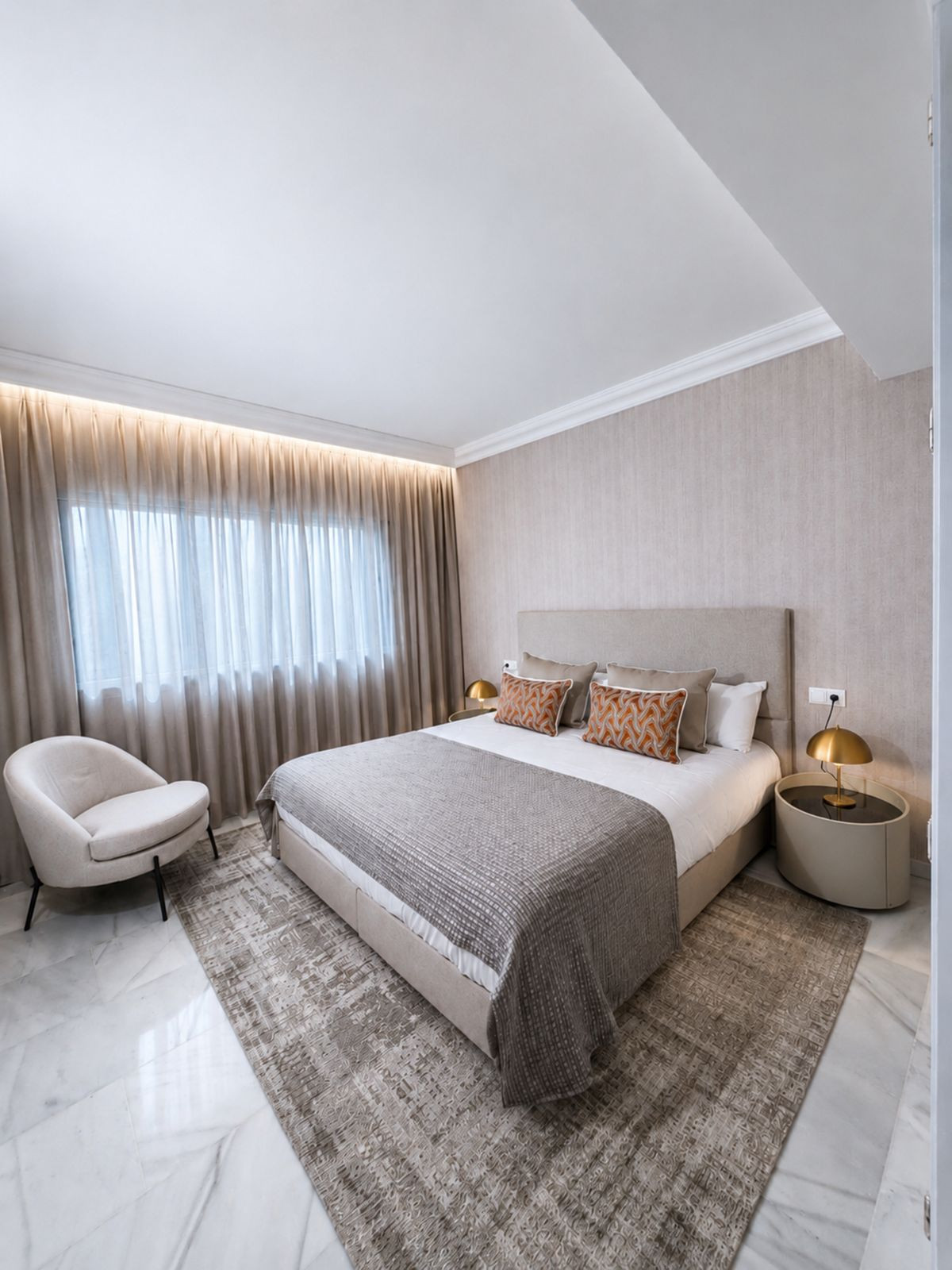 3 Bed Apartment for sale in Nueva Andalucía Costa Del Sol, Málaga, Spain