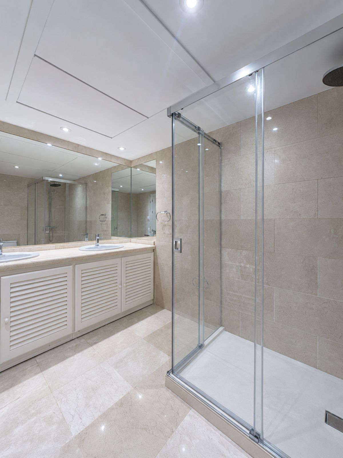 3 Bed Apartment for sale in Nueva Andalucía Costa Del Sol, Málaga, Spain