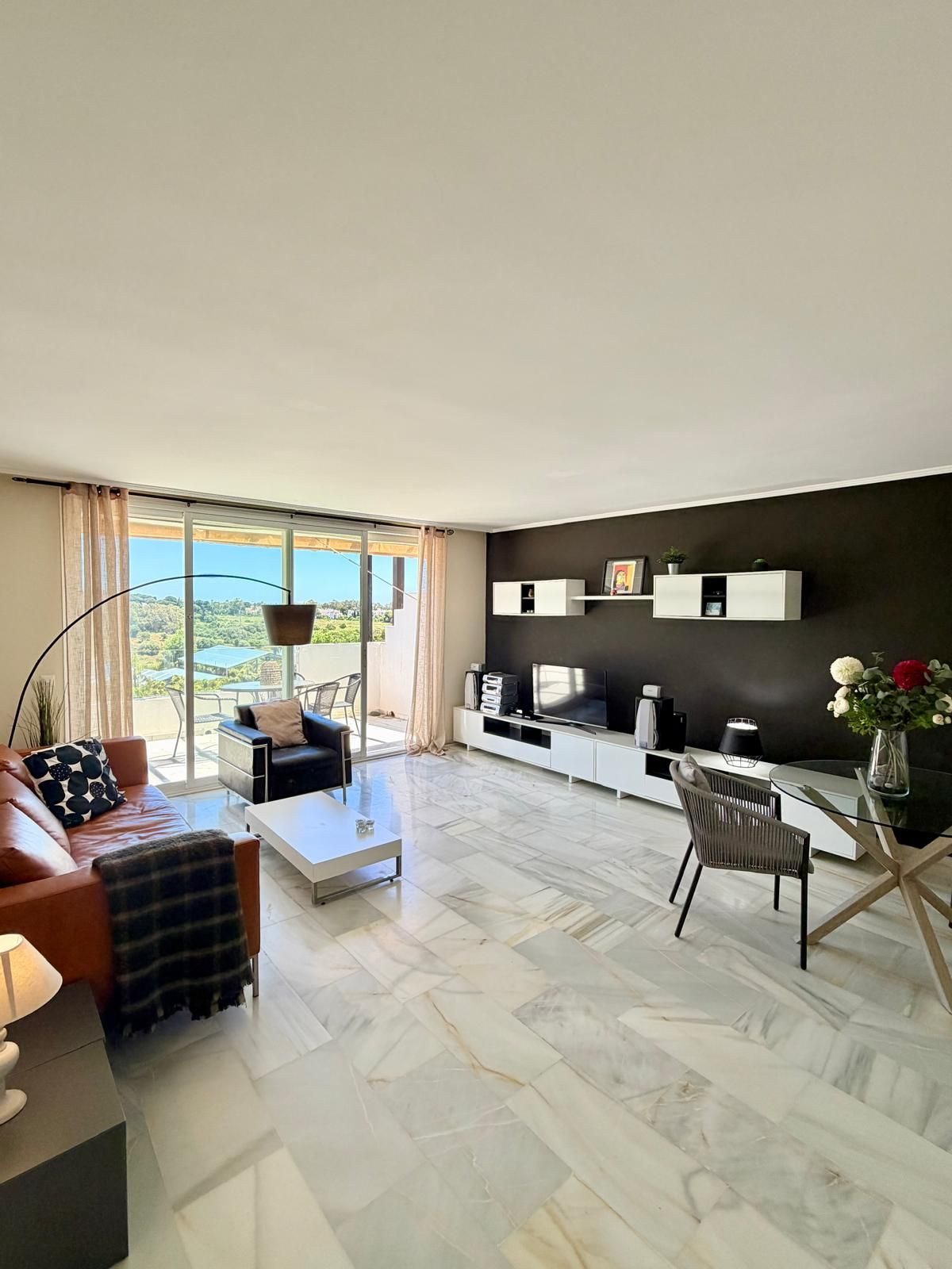 3 Bed Apartment for sale in Estepona Costa Del Sol, Málaga, Spain