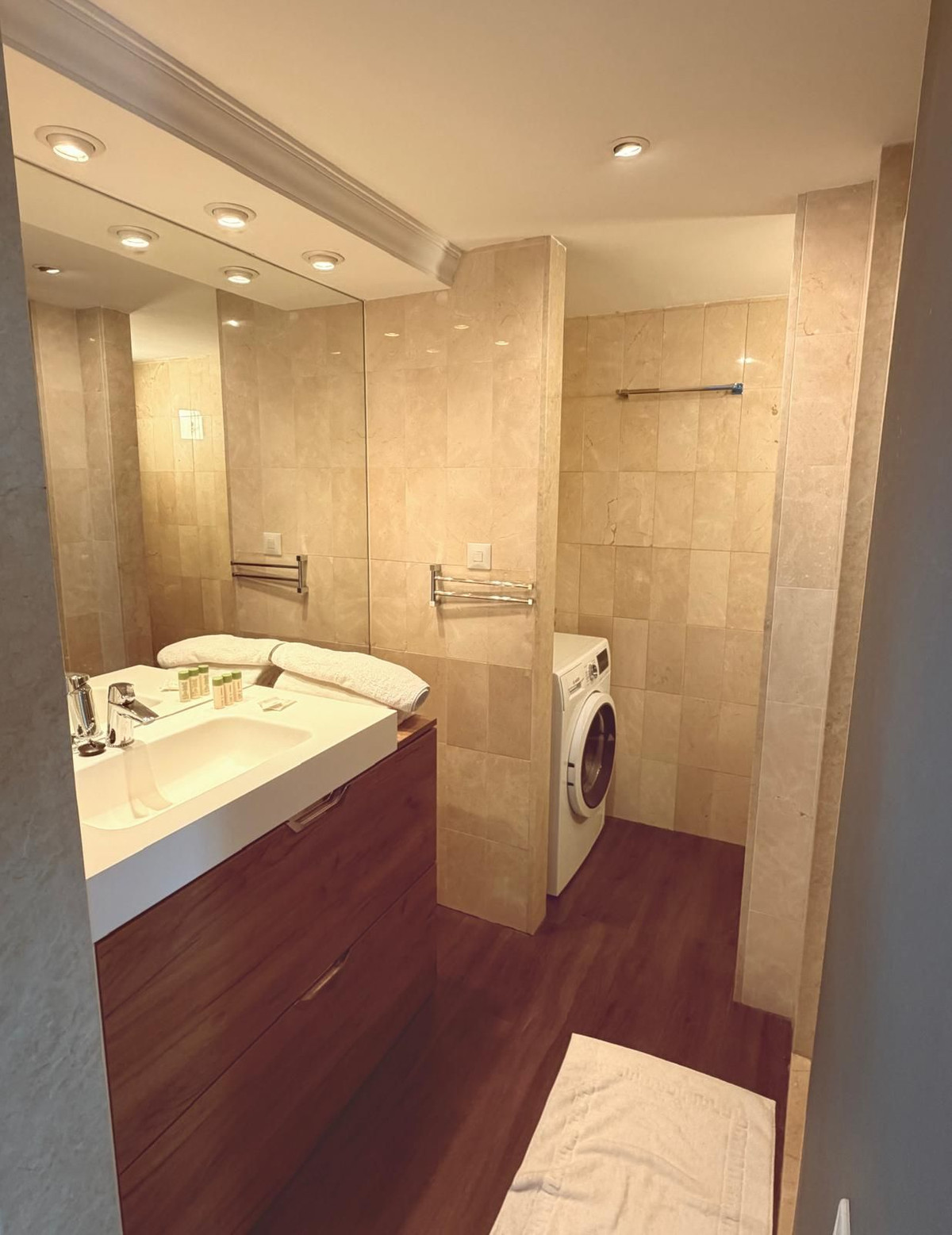 3 Bed Apartment for sale in Estepona Costa Del Sol, Málaga, Spain