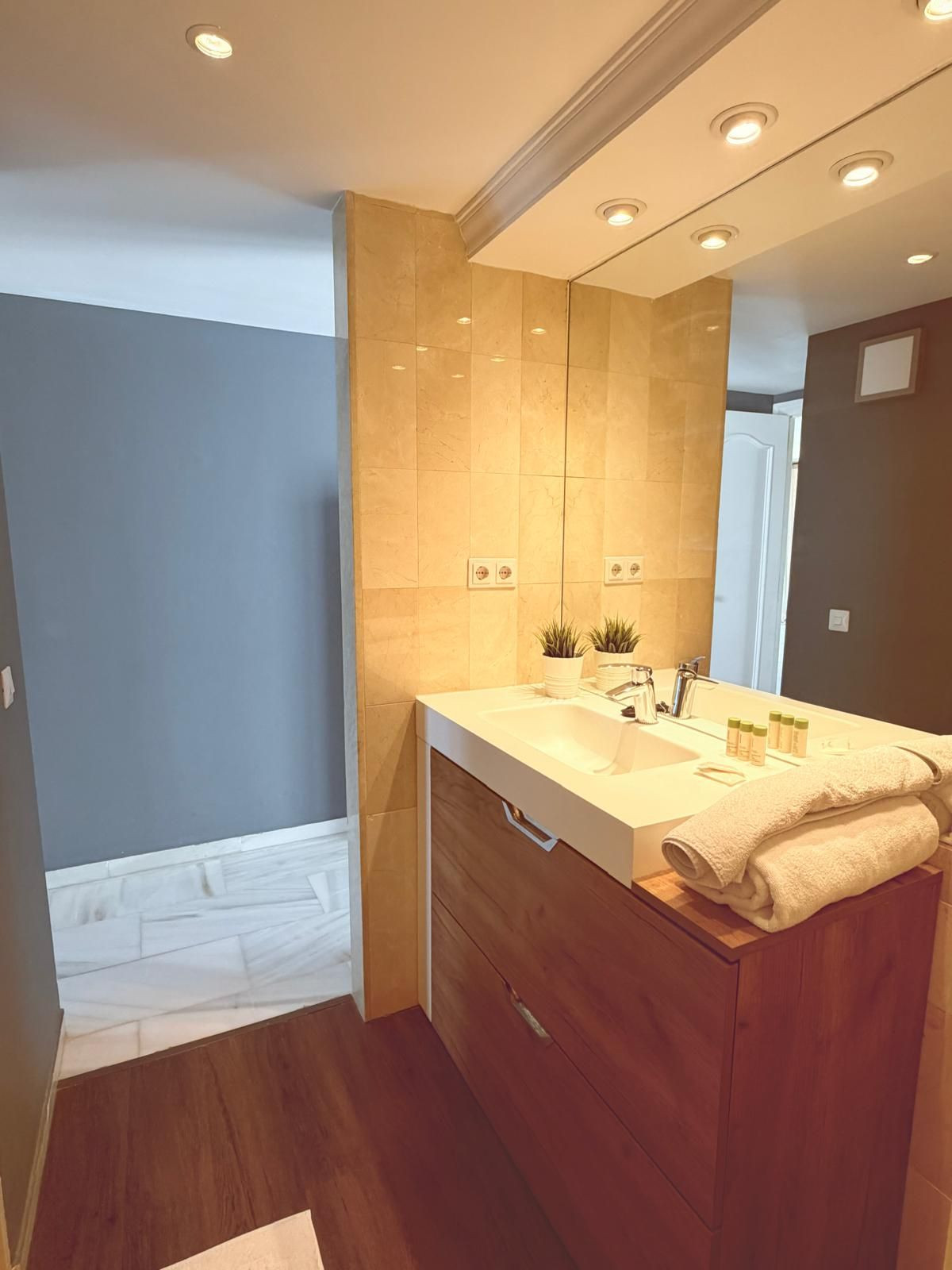 3 Bed Apartment for sale in Estepona Costa Del Sol, Málaga, Spain