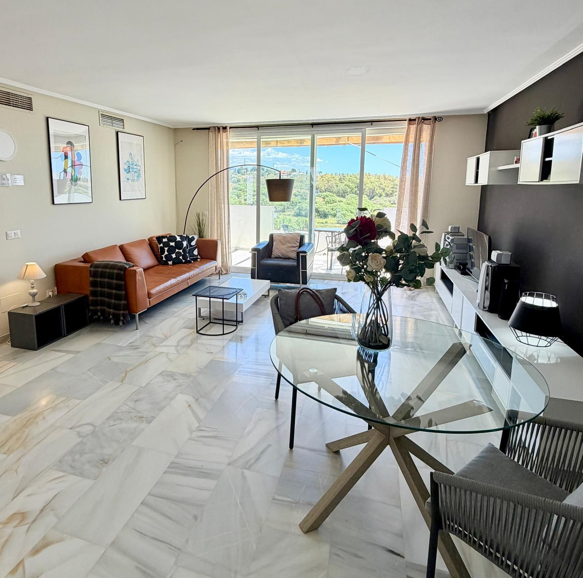 3 Bed Apartment for sale in Estepona Costa Del Sol, Málaga, Spain