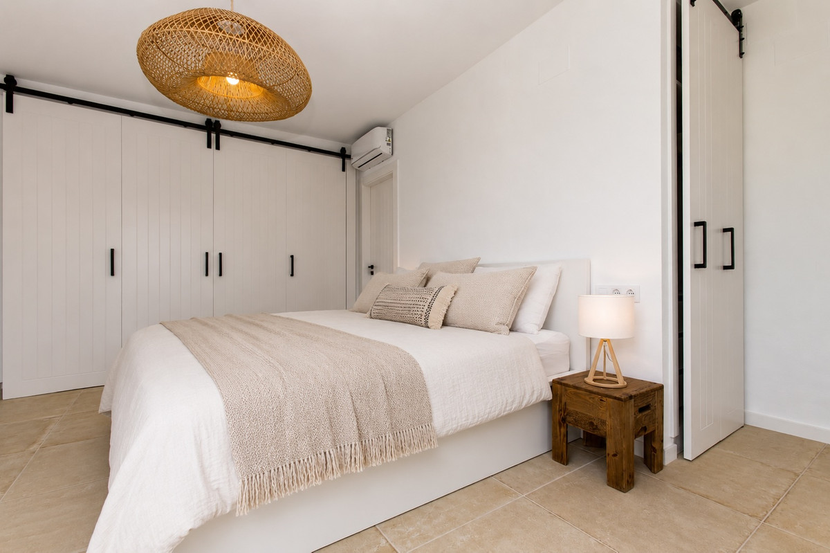 Se vende Villa - Chalet de 4 dormitorios en Costa Blanca, Alicante, España