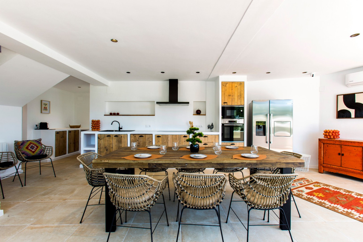 Se vende Villa - Chalet de 4 dormitorios en Costa Blanca, Alicante, España
