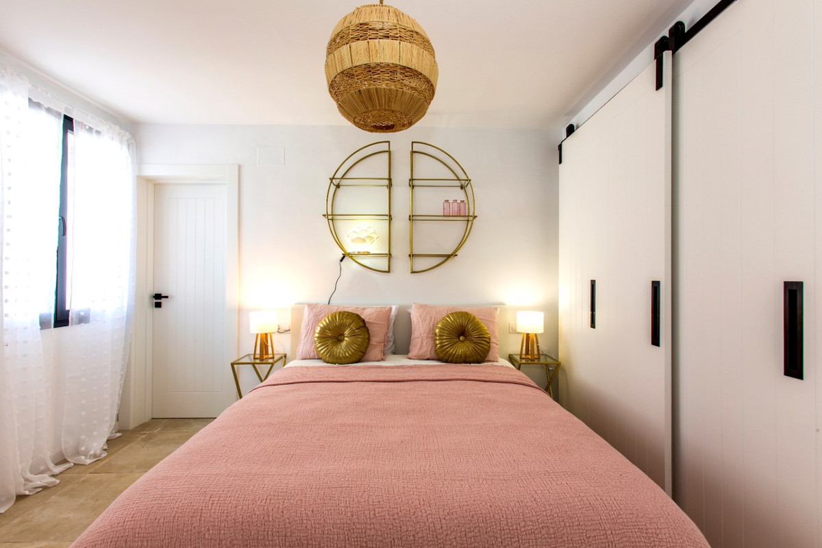 Se vende Villa - Chalet de 4 dormitorios en Costa Blanca, Alicante, España