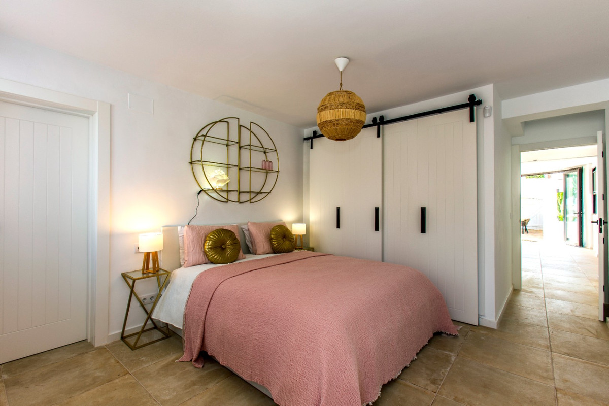 Se vende Villa - Chalet de 4 dormitorios en Costa Blanca, Alicante, España