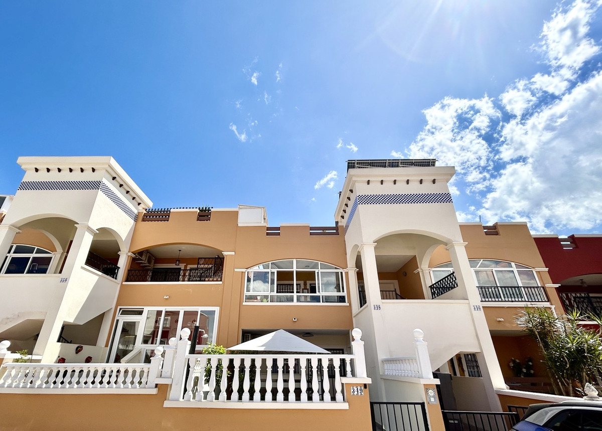 2 Bed Apartment for sale in Los Altos Costa Blanca, Alicante, Spain