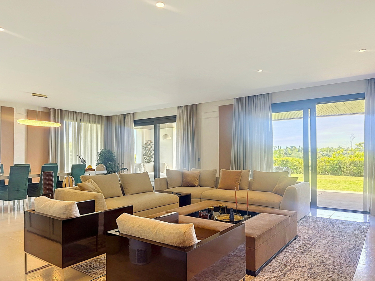 Se vende Apartamento Planta Baja de 4 dormitorios en Costa Del Sol, Cadiz, España