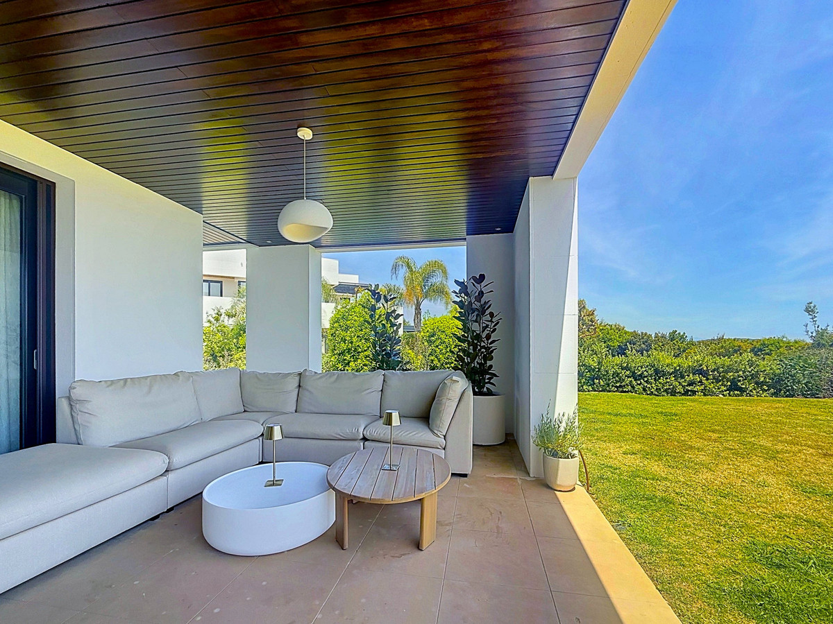 Se vende Apartamento Planta Baja de 4 dormitorios en Costa Del Sol, Cadiz, España