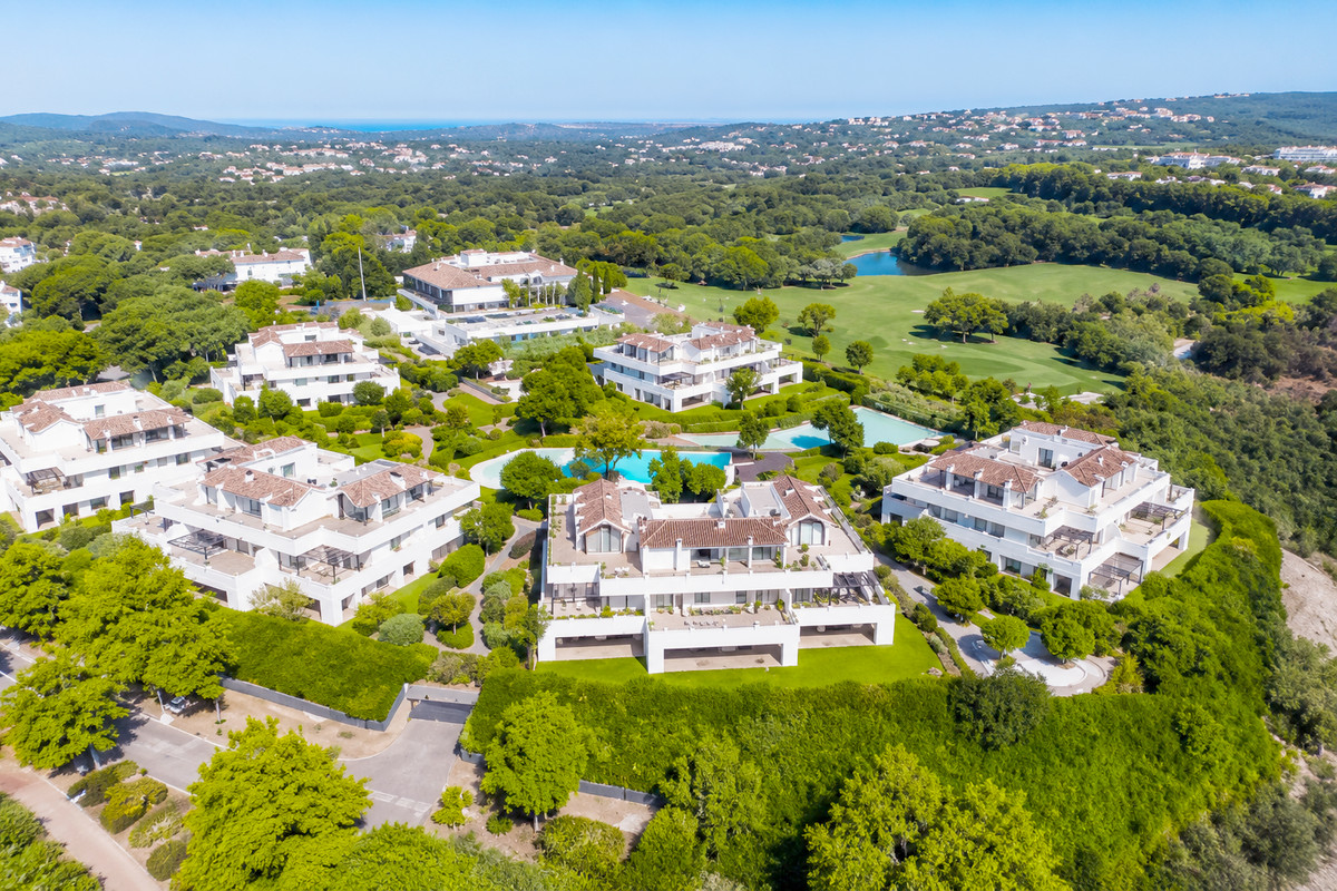 Se vende Apartamento Planta Baja de 4 dormitorios en Costa Del Sol, Cadiz, España