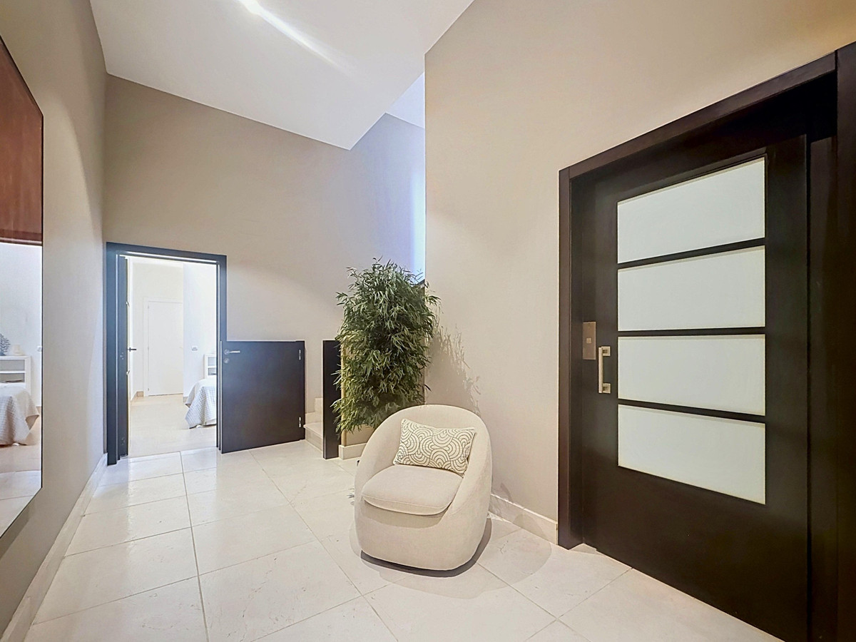 Se vende Apartamento Planta Baja de 4 dormitorios en Costa Del Sol, Cadiz, España
