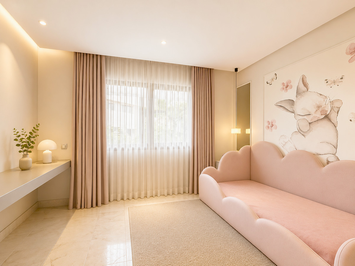 Se vende Apartamento Planta Baja de 4 dormitorios en Costa Del Sol, Cadiz, España