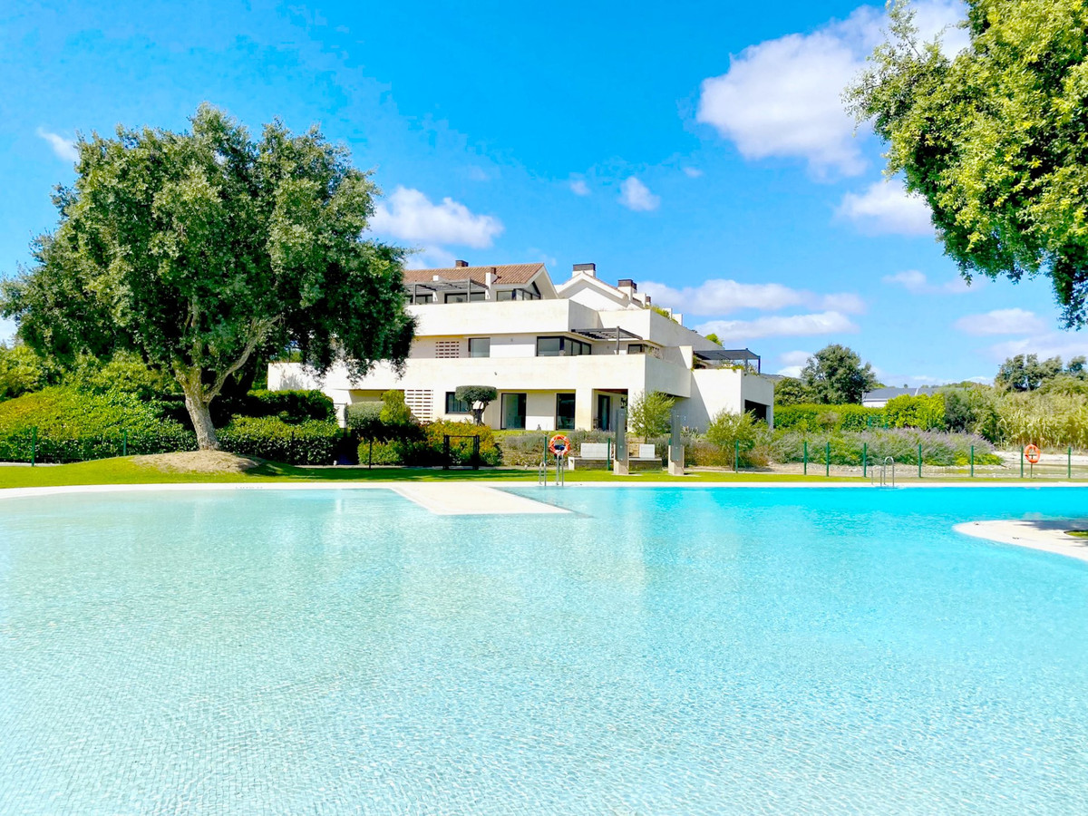 Se vende Apartamento Planta Baja de 4 dormitorios en Costa Del Sol, Cadiz, España